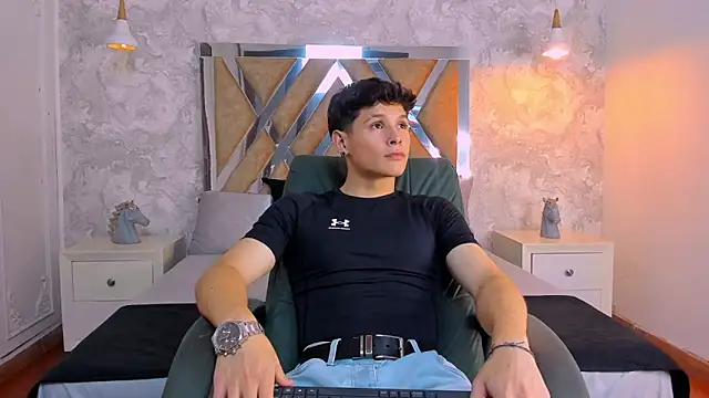 Snapshot of kraven_lust chatting on December 2025 03:00:01 AM kraven lust online show from December 2025 03:00:01 AM