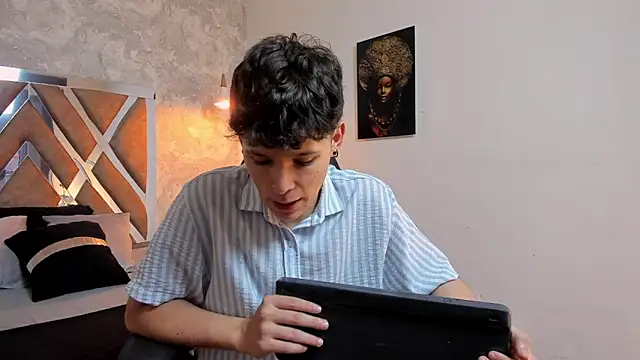 Snapshot of kraven_lust chatting on February 2026 03:07:02 AM kraven lust online show from February 2026 03:07:02 AM