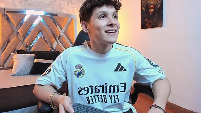 Snapshot of kraven_lust chatting on February 2026 03:06:02 AM kraven lust online show from February 2026 03:06:02 AM