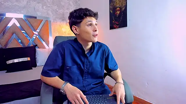 Snapshot of kraven_lust chatting on December 2025 03:09:01 AM kraven lust online show from December 2025 03:09:01 AM