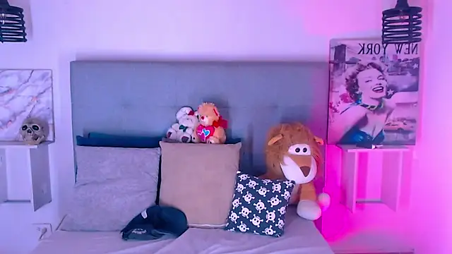 Billie Turner  online show from November 2025 04:37:02 AM