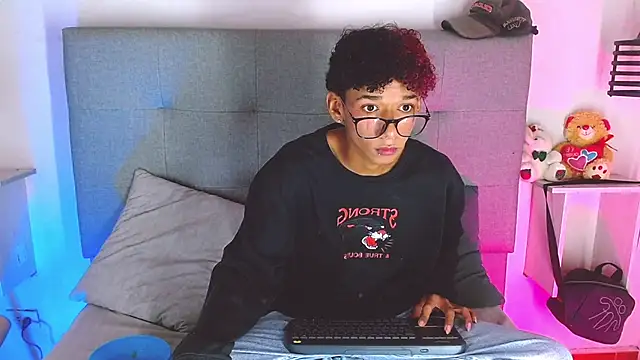 Billie Turner  online show from September 2025 03:12:02 AM