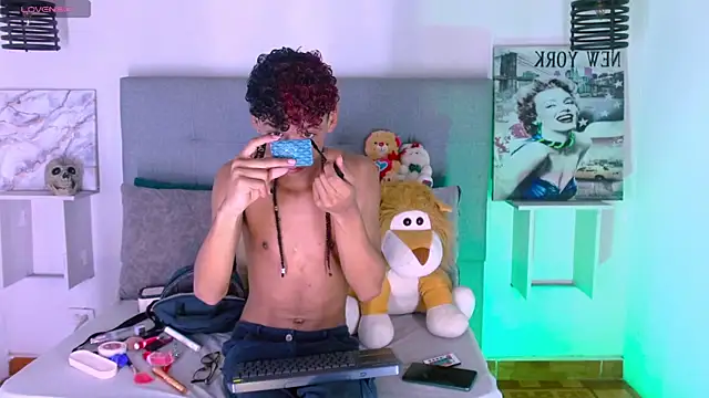 Billie Turner  online show from November 2025 05:01:01 AM