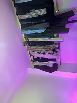 Billie Turner  online show from December 2025 04:17:01 AM