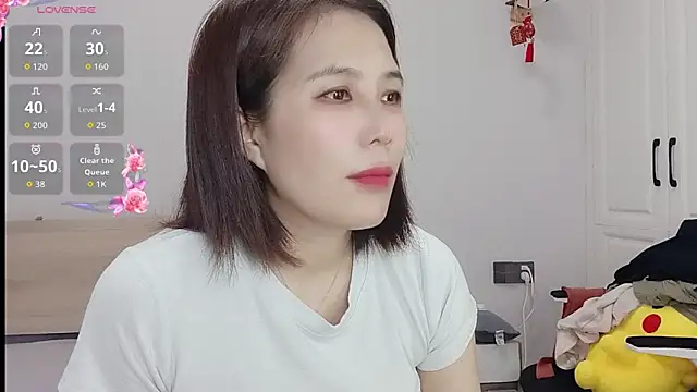 Snapshot of Miraitowa_ chatting on June 2026 02:11:02 AM Miraitowa online show from June 2026 02:11:02 AM