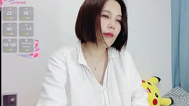 Snapshot of Miraitowa_ chatting on June 2026 04:13:01 PM Miraitowa online show from June 2026 04:13:01 PM