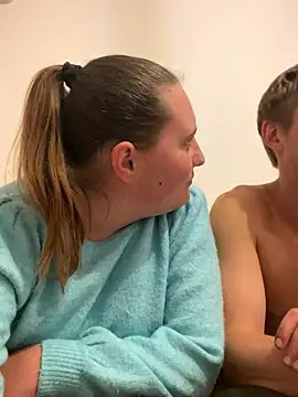 Snapshot of CurvySabrina chatting on October 2025 10:43:02 PM CurvySabrina online show from October 2025 10:43:02 PM