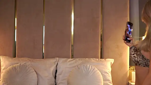 CamilaStarr online show from December 2025 09:25:02 PM