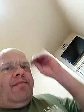 Snapshot of narrowboy chatting on November 2025 01:59:01 PM narrowboy online show from November 2025 01:59:01 PM