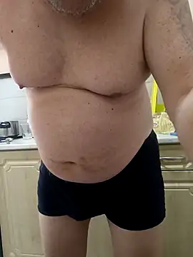 Snapshot of narrowboy chatting on October 2025 11:10:02 AM narrowboy online show from October 2025 11:10:02 AM