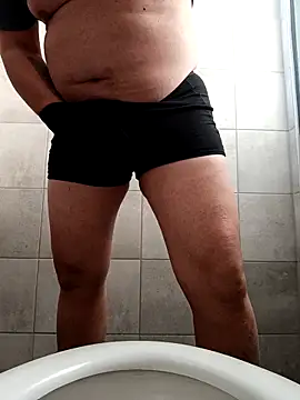 Snapshot of narrowboy chatting on November 2025 07:22:02 AM narrowboy online show from November 2025 07:22:02 AM