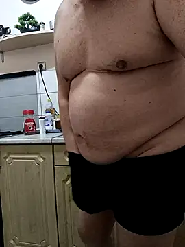 Snapshot of narrowboy chatting on November 2025 01:44:02 PM narrowboy online show from November 2025 01:44:02 PM