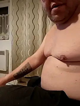 Snapshot of narrowboy chatting on November 2025 04:23:02 PM narrowboy online show from November 2025 04:23:02 PM