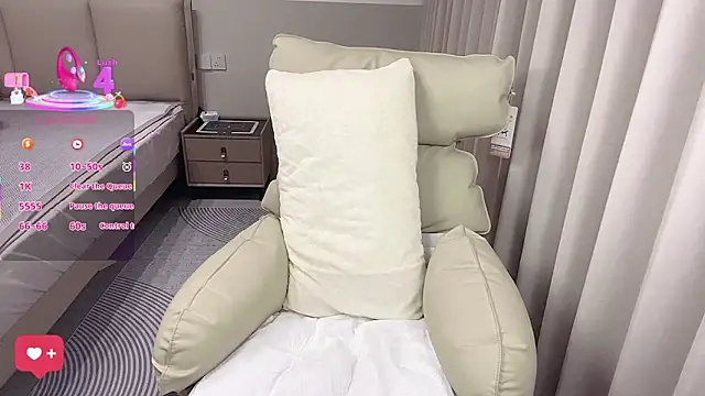 Snapshot of janequeen chatting on November 2025 12:10:02 PM janequeen online show from November 2025 12:10:02 PM