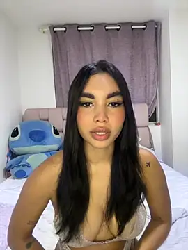 karolaalcendra online show from November 2025 03:45:01 AM