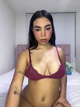 karolaalcendra online show from April 2026 02:07:02 AM