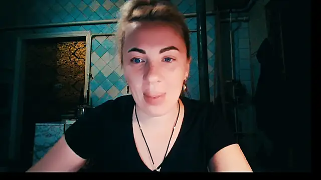 EmmaCat  online show from November 2025 06:46:02 AM