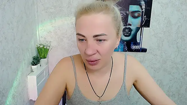 EmmaCat  online show from February 2026 06:12:02 AM