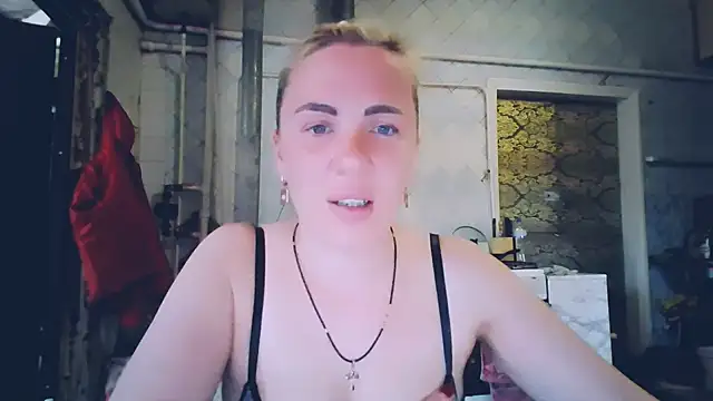 EmmaCat  online show from May 2026 07:11:02 AM