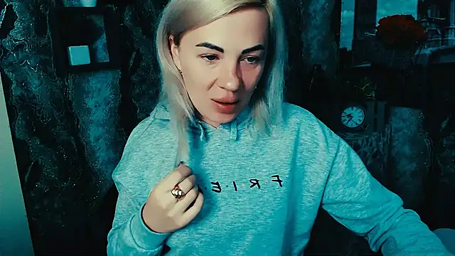 EmmaCat  online show from October 2025 06:25:02 AM