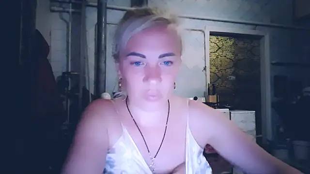 EmmaCat  online show from May 2026 06:50:01 PM
