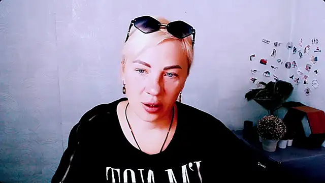 EmmaCat  online show from June 2026 04:13:02 AM
