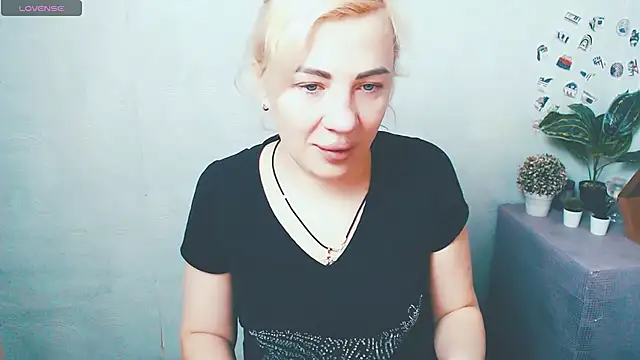 EmmaCat  online show from January 2026 05:03:01 AM