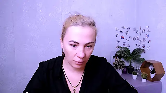 EmmaCat  online show from November 2025 04:37:02 AM