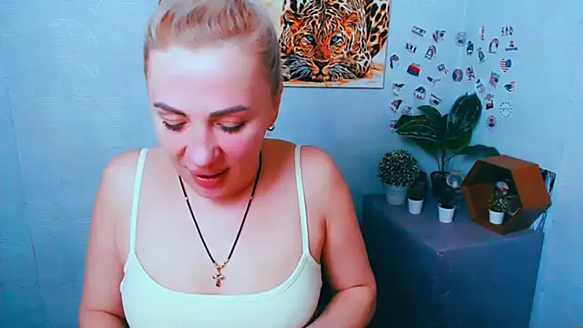 EmmaCat  online show from February 2026 06:29:02 PM