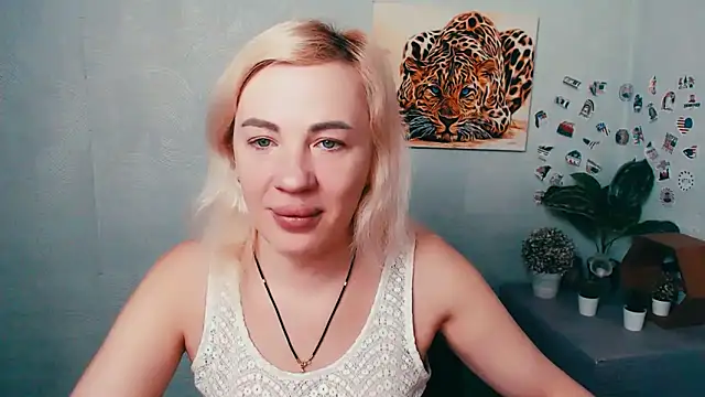 EmmaCat  online show from March 2026 05:48:01 AM