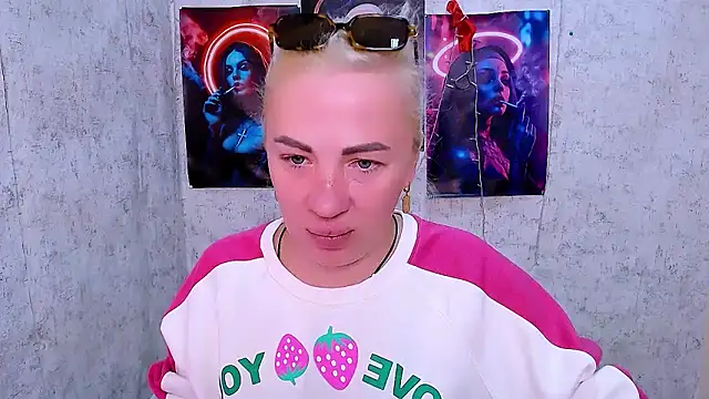 EmmaCat  online show from March 2026 05:25:02 AM