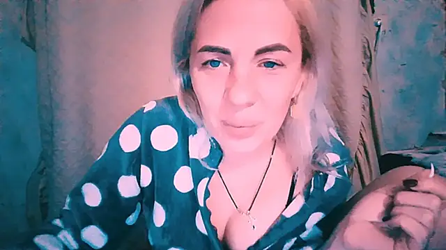 EmmaCat  online show from October 2025 07:44:02 PM