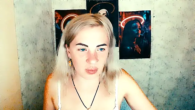 EmmaCat  online show from November 2025 06:13:02 PM