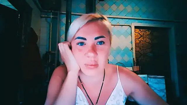 EmmaCat  online show from June 2026 04:23:02 AM
