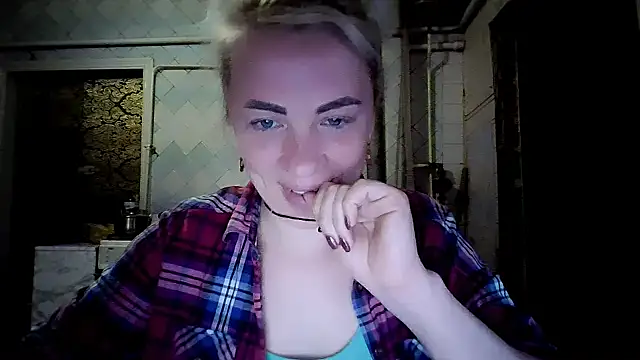 EmmaCat  online show from April 2026 05:13:01 AM