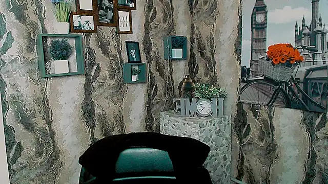 EmmaCat  online show from October 2025 05:01:01 AM
