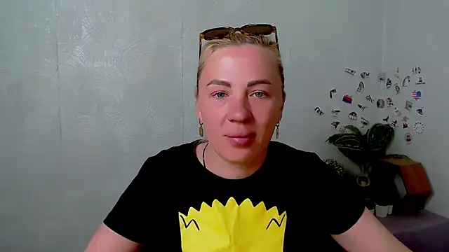 EmmaCat  online show from May 2026 04:26:02 AM