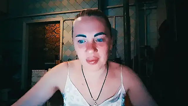 EmmaCat  online show from April 2026 03:57:01 PM