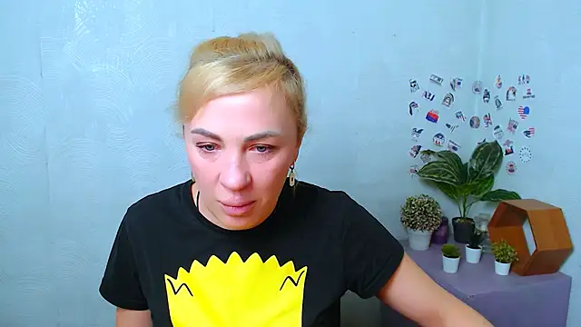 EmmaCat  online show from December 2025 06:14:01 AM