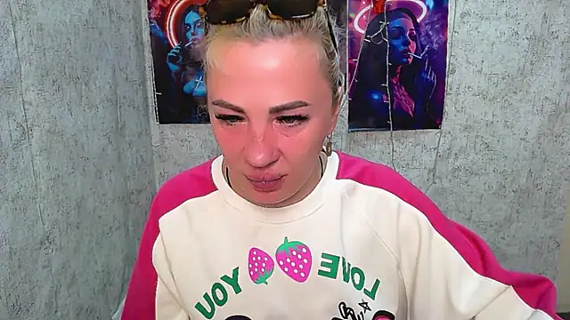 EmmaCat  online show from April 2026 05:14:02 AM