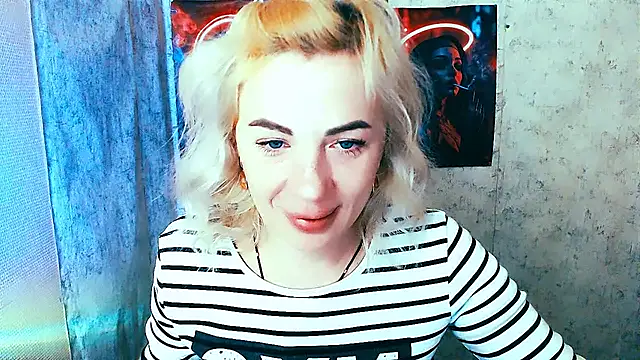 EmmaCat  online show from November 2025 07:35:01 AM