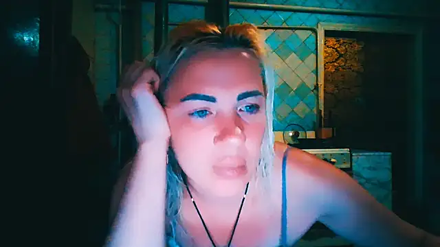 EmmaCat  online show from June 2026 07:04:01 PM