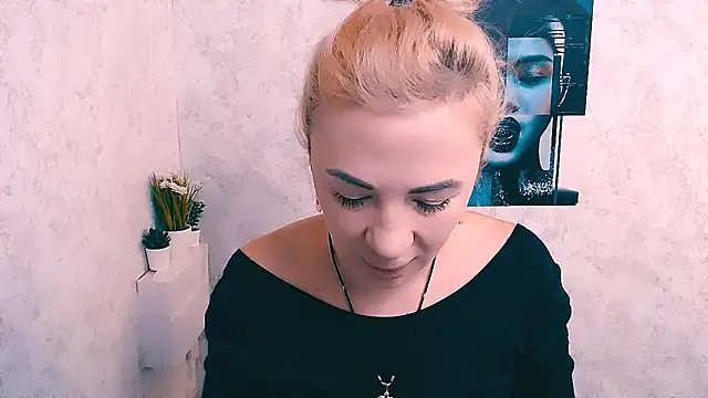 EmmaCat  online show from December 2025 06:56:01 AM