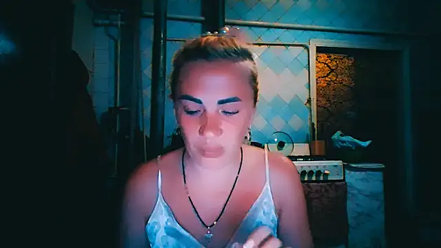 EmmaCat  online show from June 2026 07:35:01 PM