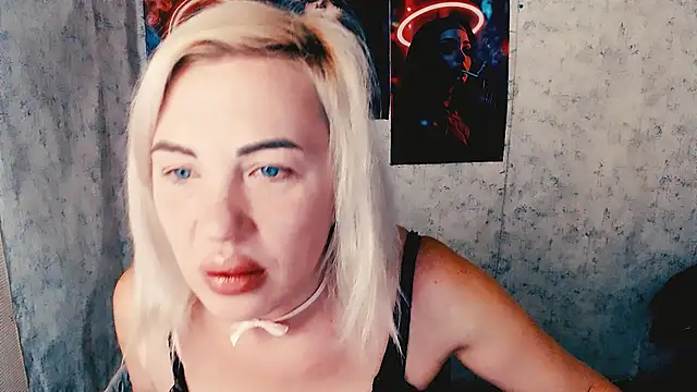 EmmaCat  online show from October 2025 05:50:01 AM