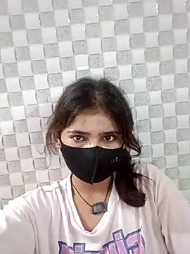 Snapshot of Arti_ chatting on September 2025 01:45:01 AM Arti online show from September 2025 01:45:01 AM
