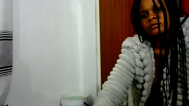 BlondieBitch online show from June 2026 08:48:01 AM