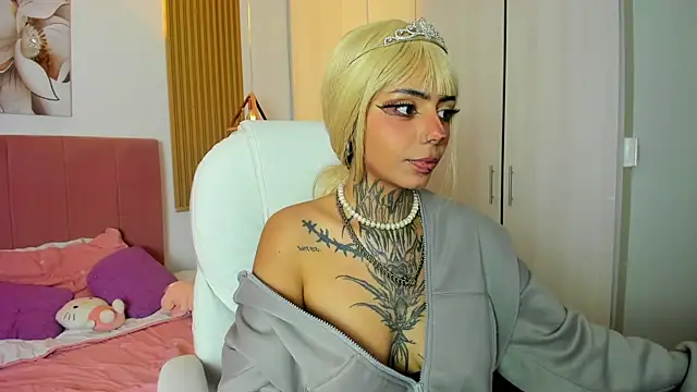 KoraRousee online show from October 2025 03:46:01 PM