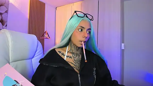 KoraRousee online show from October 2025 01:20:01 PM