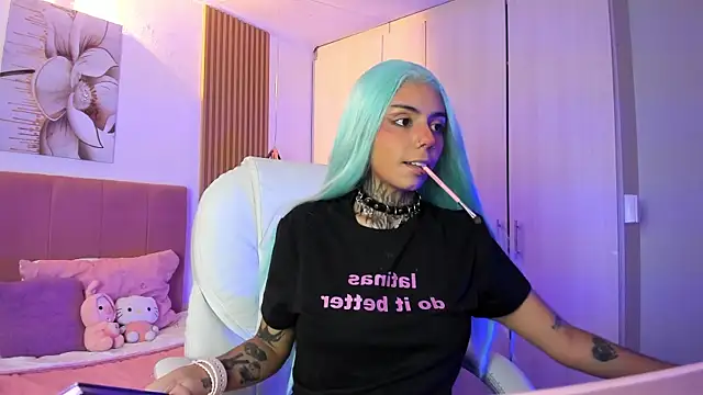 KoraRousee online show from October 2025 01:32:02 PM